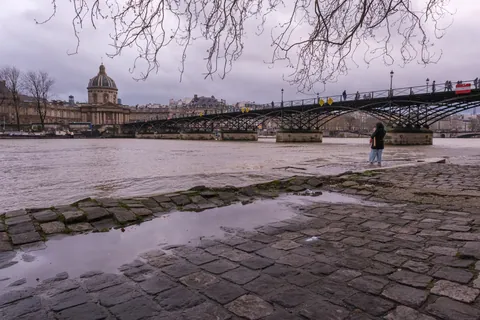 Floods and Pont des Arts