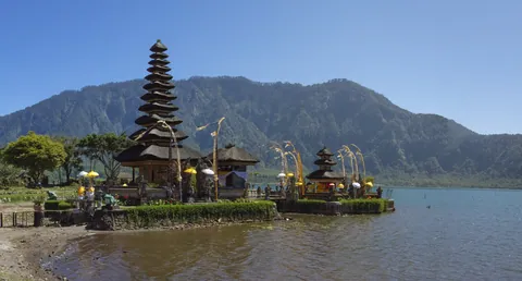 Pura Ulun Danau Bratan - Water Temple, Lake Bratan