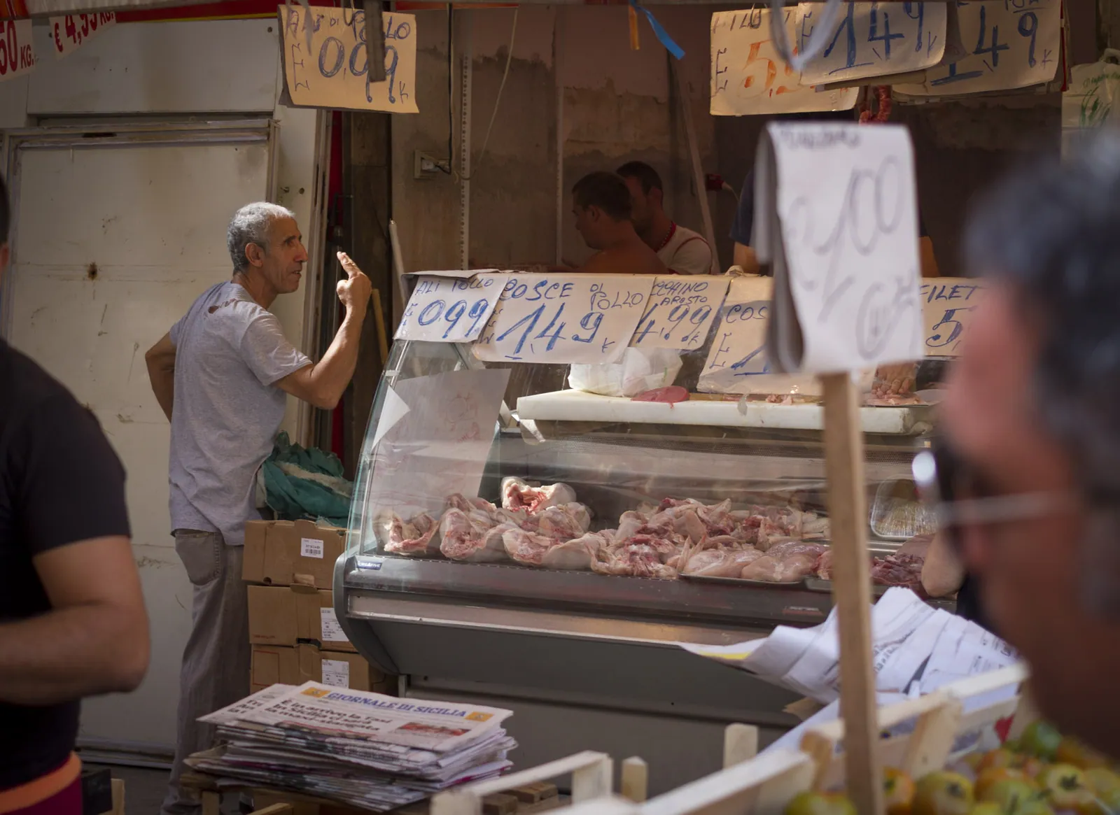 Lively debate, Ballaro Market, Palermo