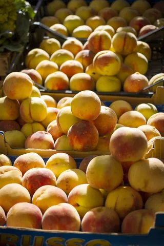 Peaches, Capo Market, Palermo