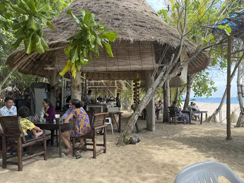 Same Same But Diffferent beach bar, Ko Lanta