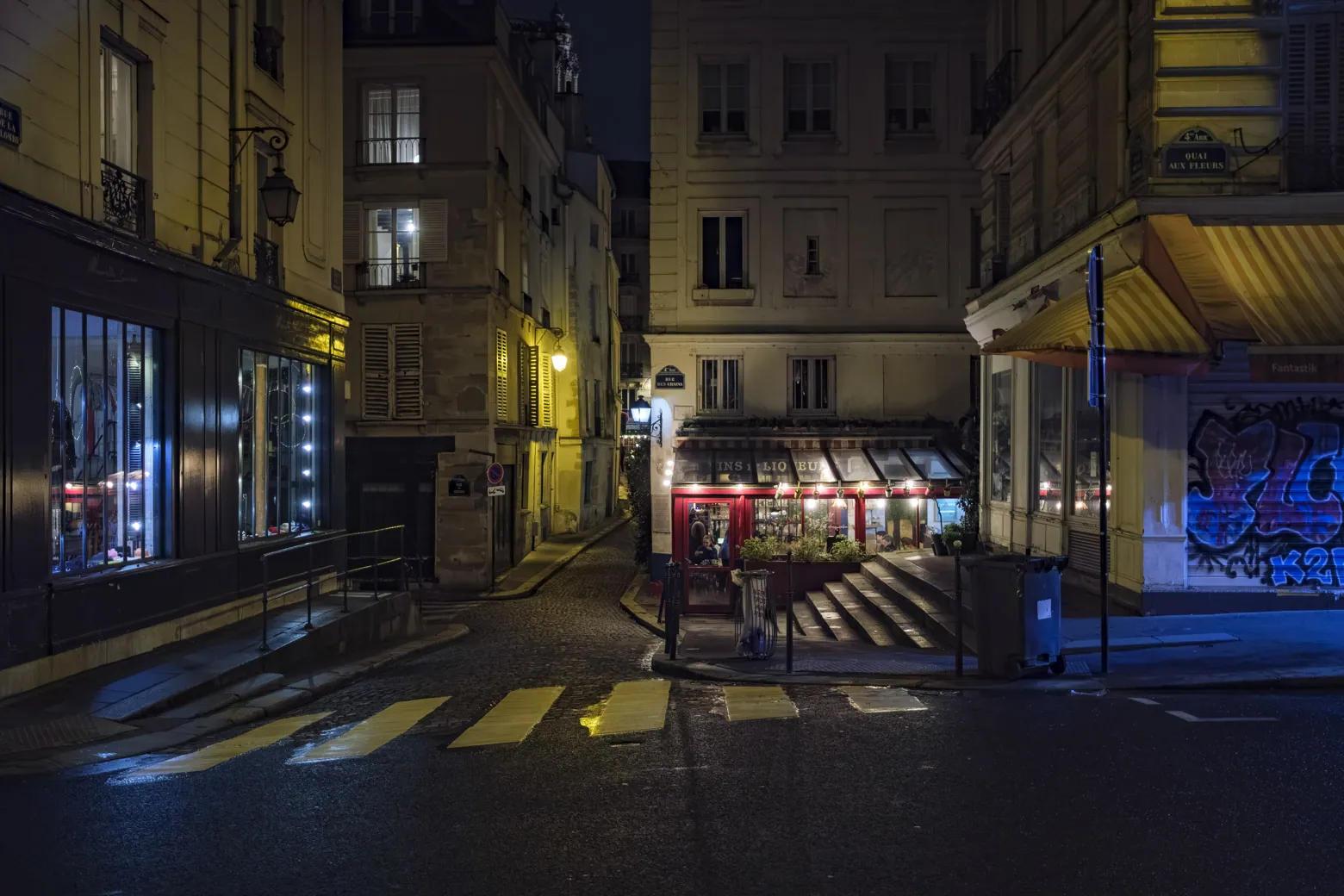 Les Deux Colombes, Ile de la Cite
