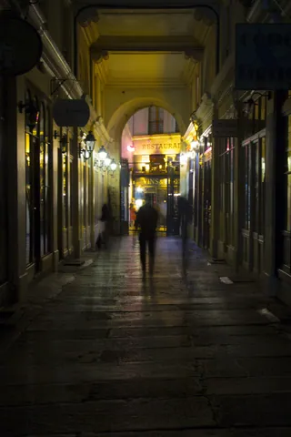 Arcade of the Cours de Commerce des Arts